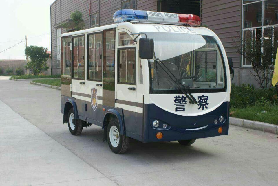 八座警用巡逻车.jpg