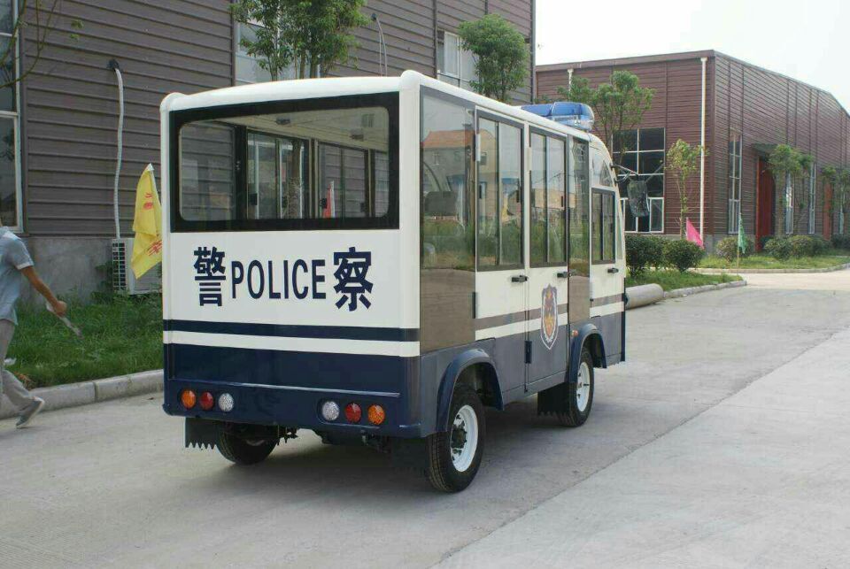 八座执法巡逻车.jpg