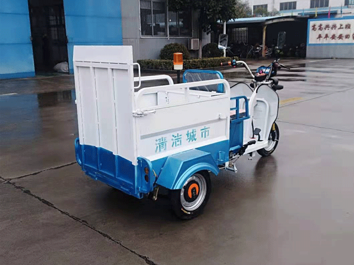 三轮拉桶车.gif